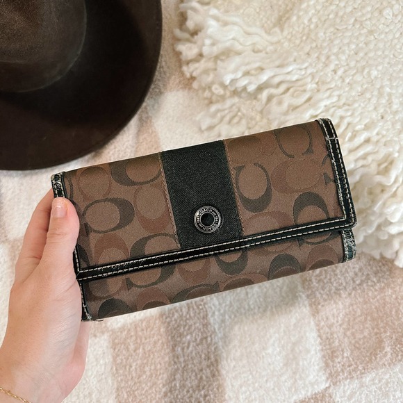 Coach Brown trifold Wallet - Picture 1 of 6